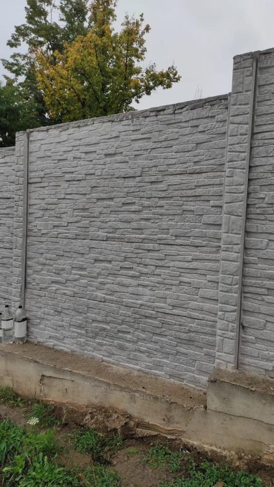 Gard din placi de beton