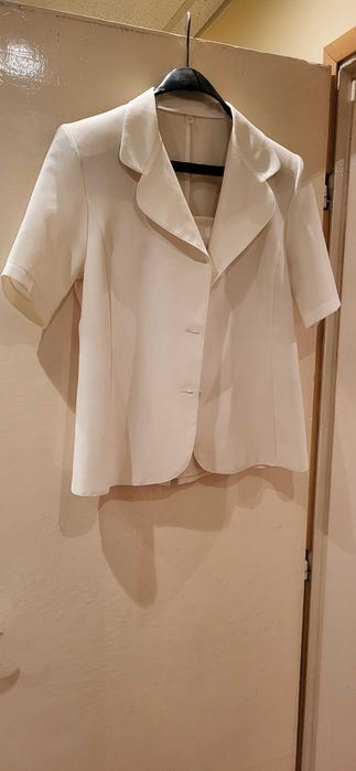 Дамско Костюмчее