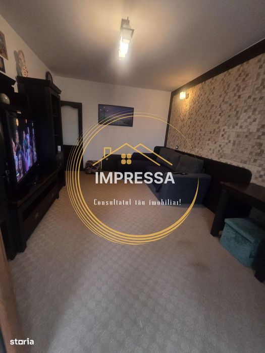 Se vinde apartament 3 camere etaj 3 zona 0 Suceava 122.000euro neg