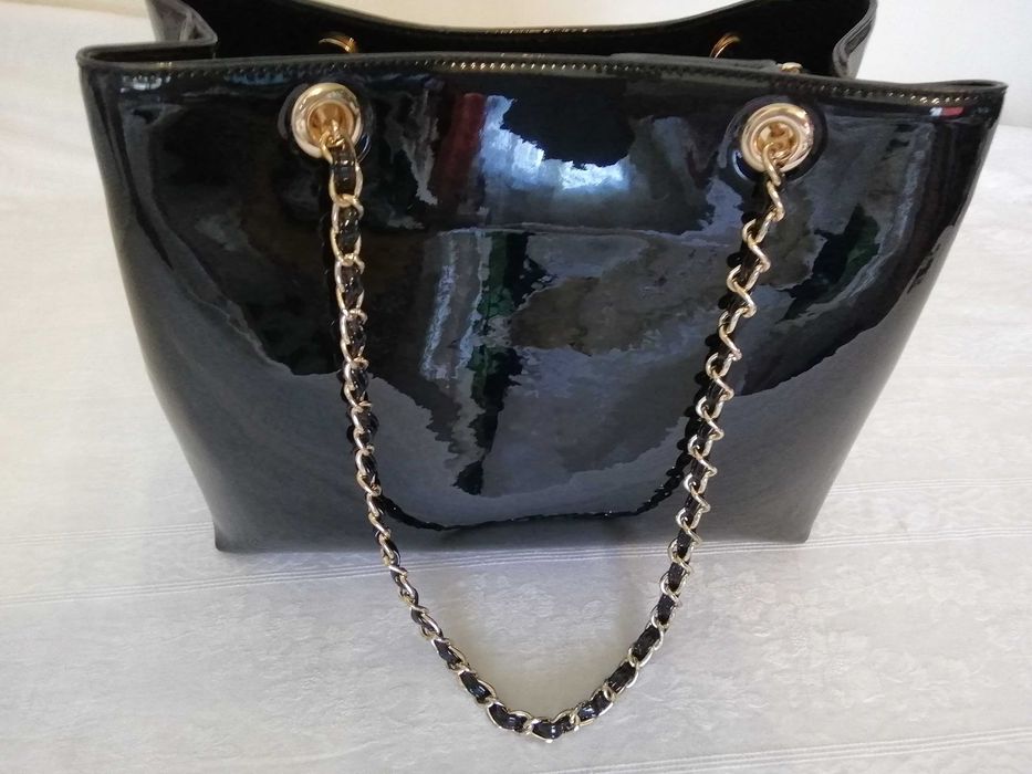 0РИГИНАЛНА Нова чанта на Valentino!