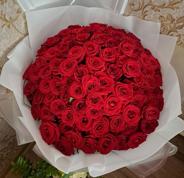 Продам готовые букеты цветов.