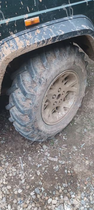 Продавам 4бр.тгуми трактора шарка Mitas 7.50x16