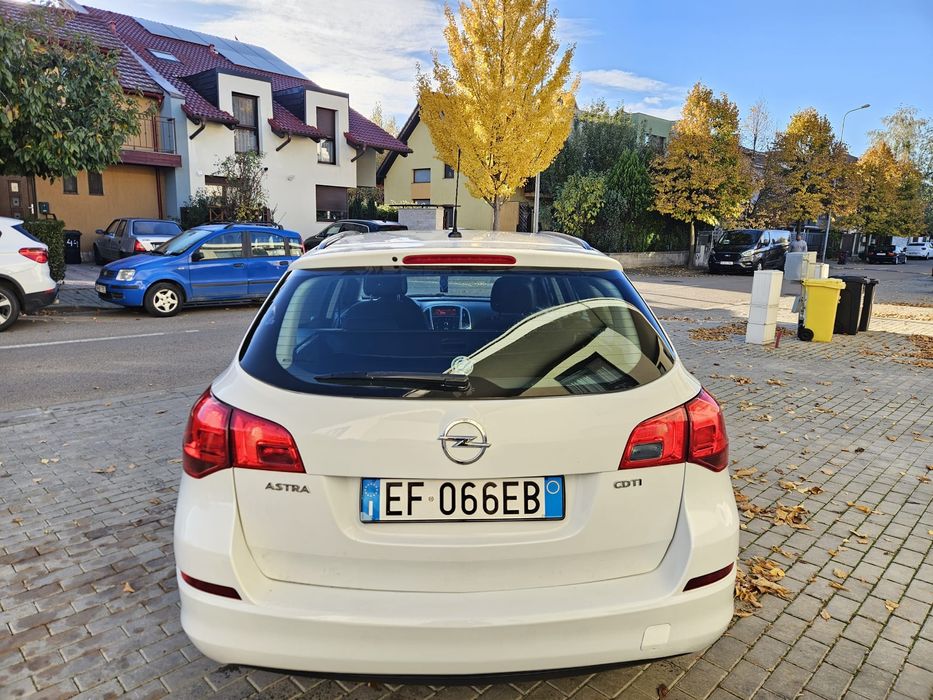Opel astra J an 2011 motor 1.7 cdti Euro 5 cutie viteze manuala