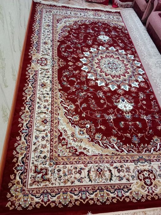 Продаётся ковёр 250х350см