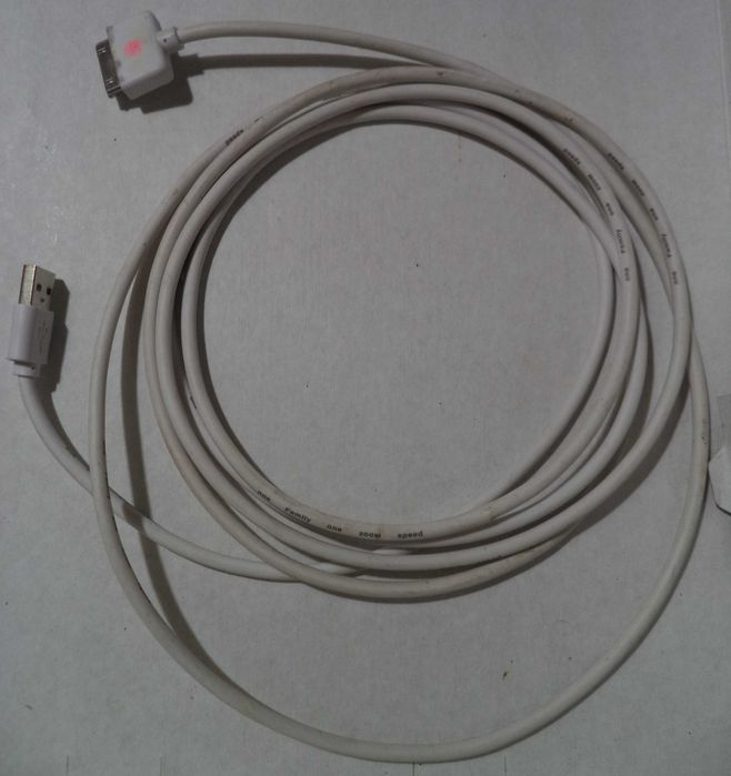 Работещ iPad 2 с кабел 3 метра и калъф