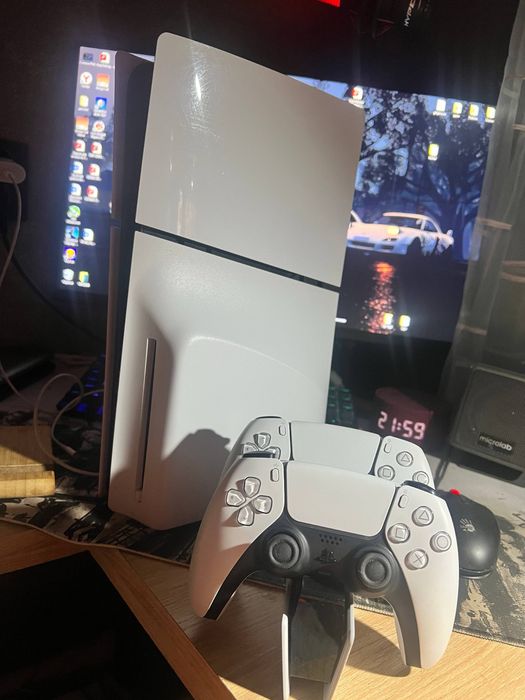 Продам PS5 в отличном состоянии