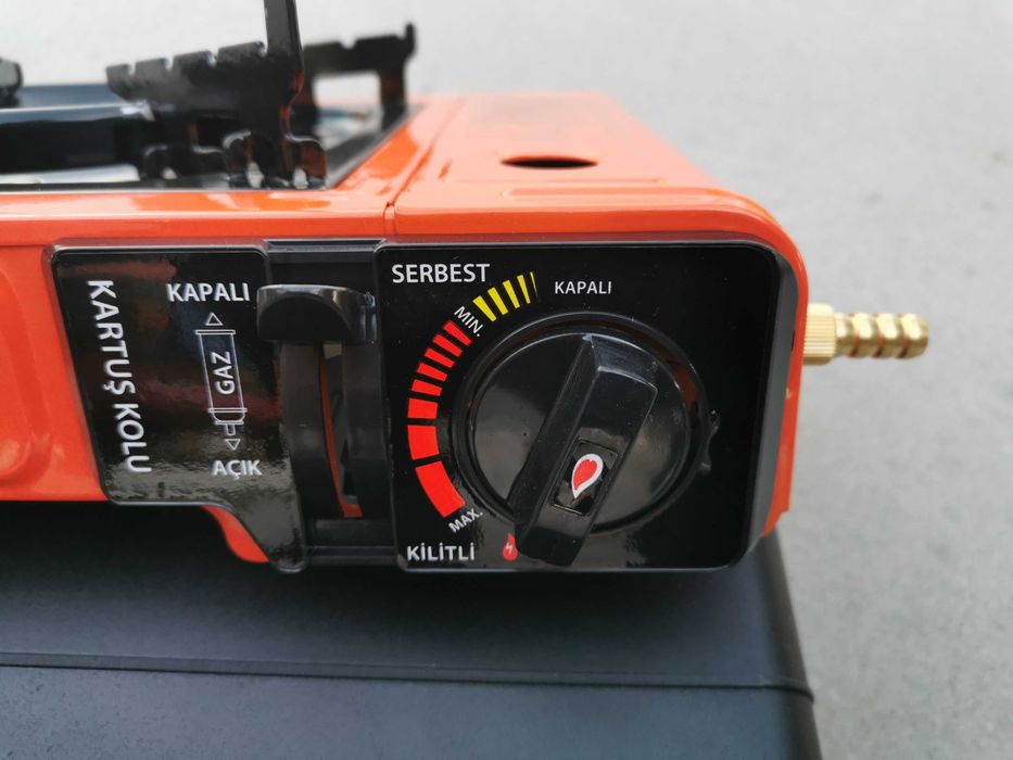 Преносим газов котлон комбиниран 2200w с пиезо запалване в куфар