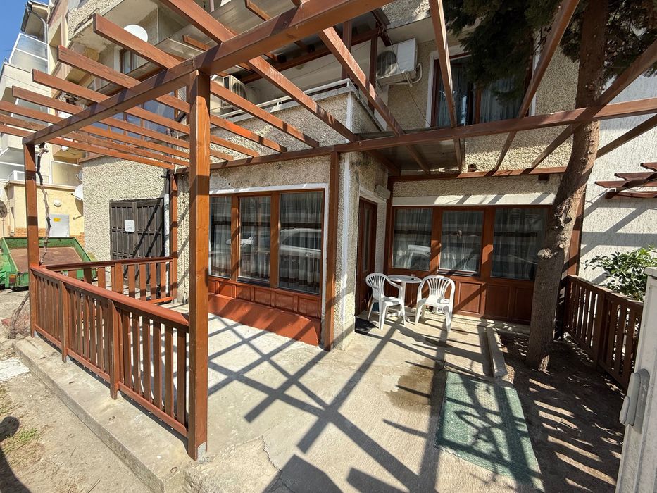 Дава се под наем Къща в Свети Влас - 550 кв.м за 0.51 € - Снимка #2