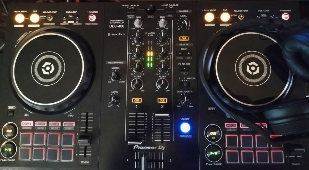 DJ контроллер DDJ 400