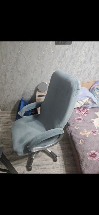 Компюторное офисное кресло