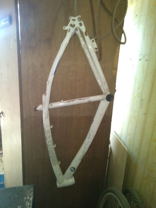 Продам велосипедные запчасти рамы