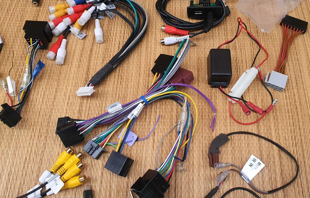 Echipamente audio pentru multimediaplayere Pioneer, Alpine, Zenec, etc