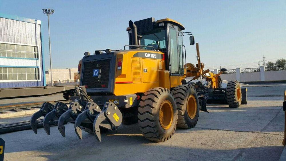 XCMG 15 тон  Грейдер  GR165