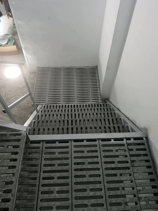Scari metalice zincate facem la comanda