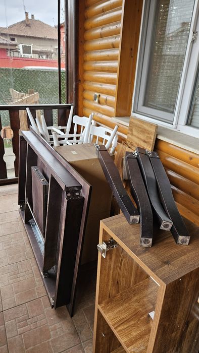 Трапезни столове 6бр и маса. Масивно дърво.