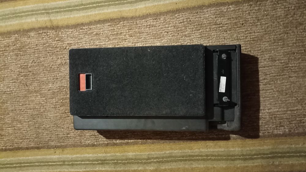 Passat B6 2.0TDI Armrest/Облегалка