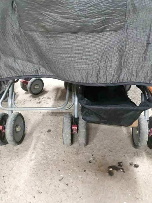 Коляска для двойни