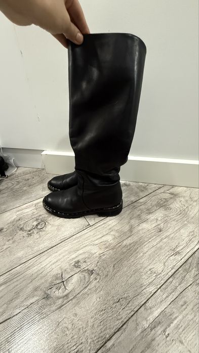 Продам зимние сапоги кожаные BASCONI