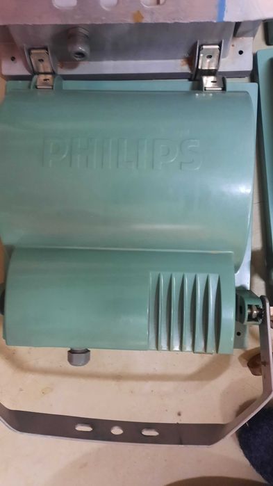 Proiector (6 buc) iodura metalica asimetric PHILIPS RVP351 1x250W IP65