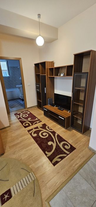 Proprietar inchiriez ap 2 camere Dumbrăvița ,str Varsovia ,mobilat, centrala ,aer conditinat, loc de parcare  in curte cu telecomanda pret 380 €