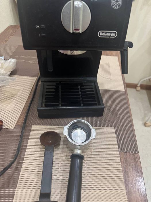 Продам кофе машину Delonghi