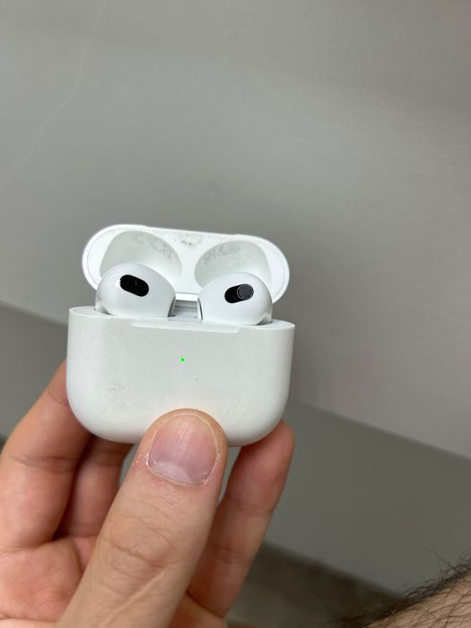 Продам AirPods 3