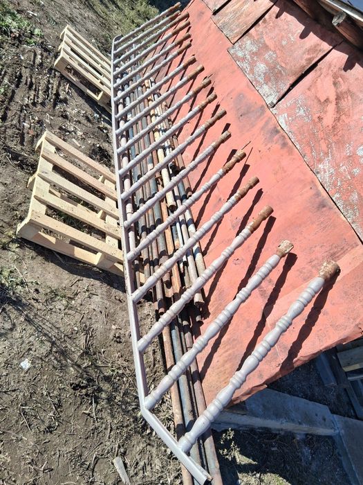 метален парапет за стълбище