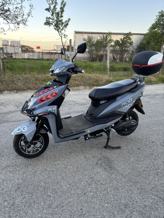 Vand scuter electric