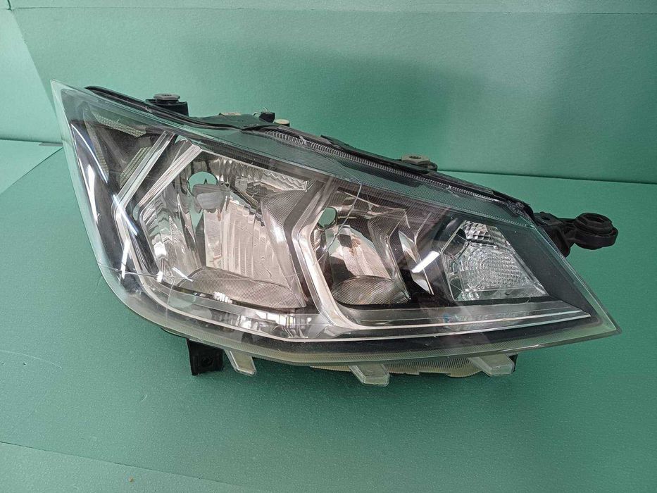 фар десен Seat Ibiza 2017-2023 г. #1032V