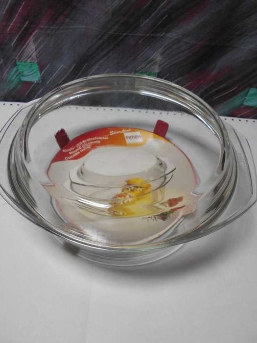 Vas yena sticla termorezistenta Star Line cu capac 2,5 litri