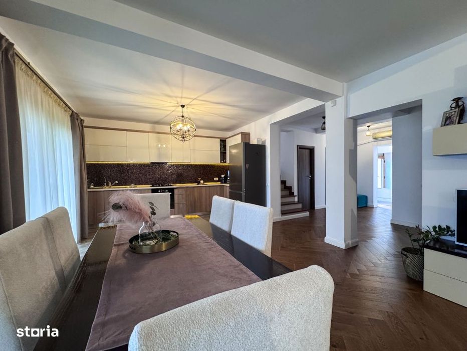Casa/Vila P+M de vanzare – Ovidiu Sud | 4 dormitoare | Panouri fotov