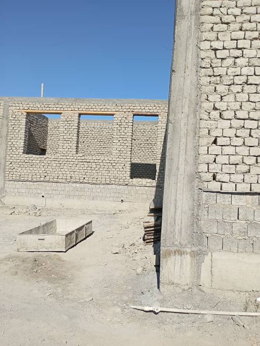 Qurub bitkazilmagan uy sotiladi