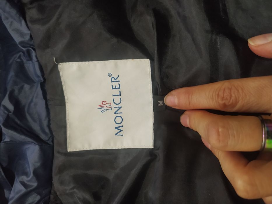 Продам детскую комбинезон MONCLER