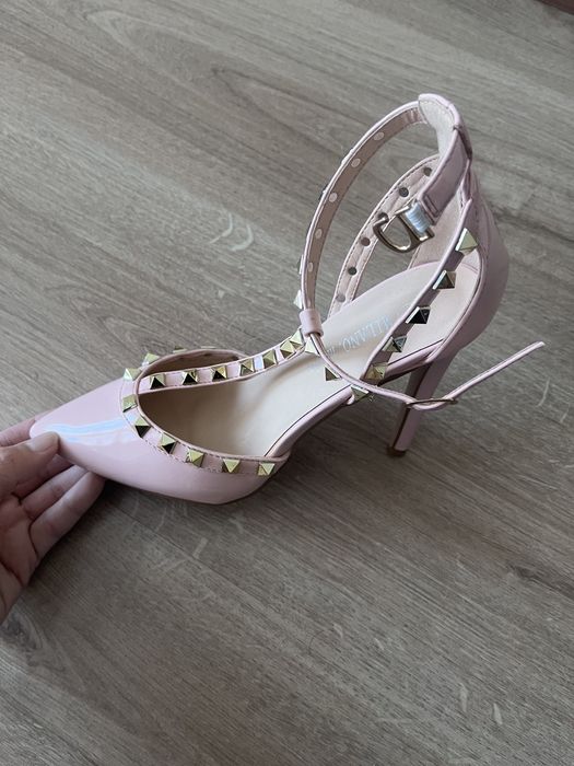 Продаётся очень красивые туфли