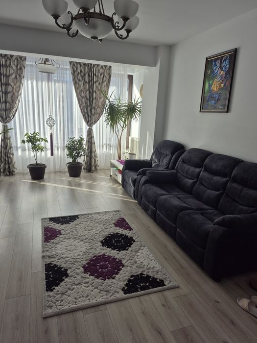 Vând apartament 3 camere