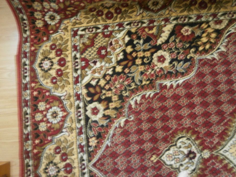 Прекрасен килим нов вълна