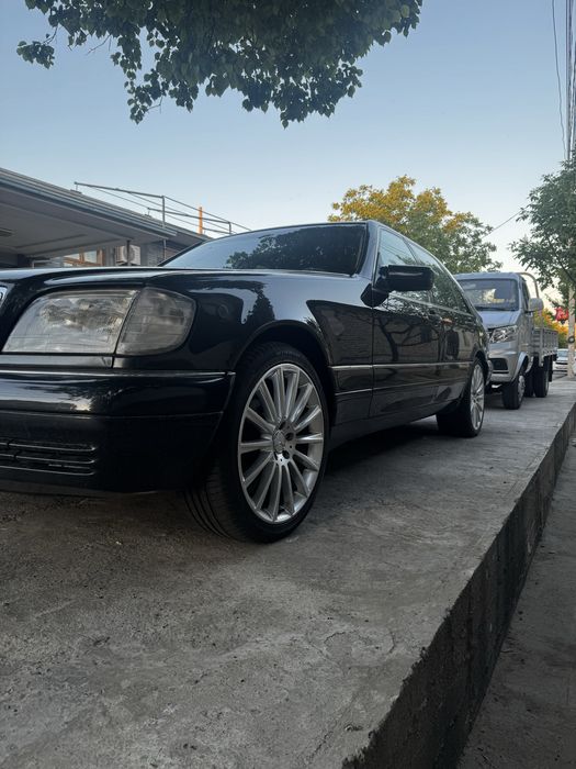 Mercedes-Benz W140