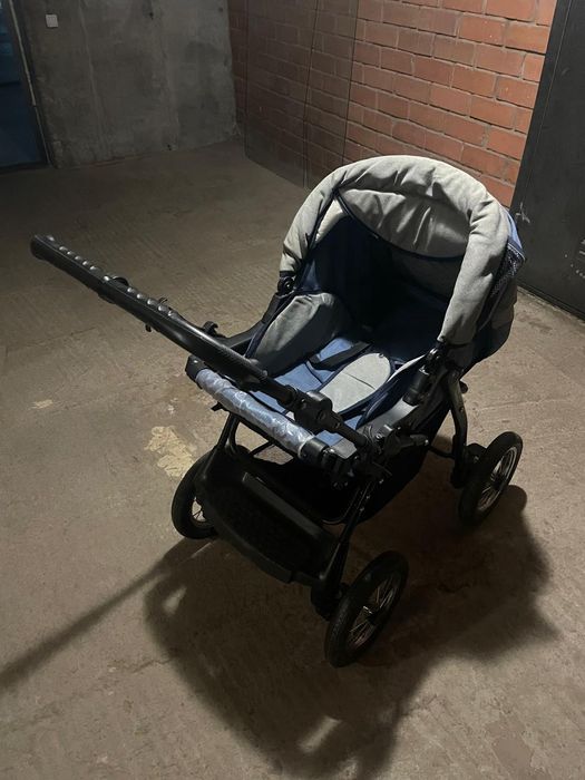 Продам детский столик, мотоцикл и коляску