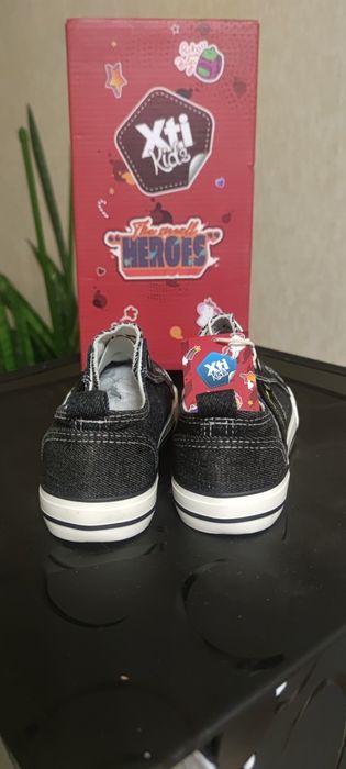 Кеды Испания, Xti. Новые, в коробке. Размер 32