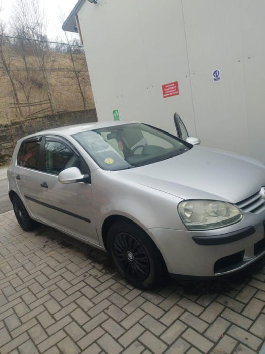 Vând golf 5 1.6 benzina