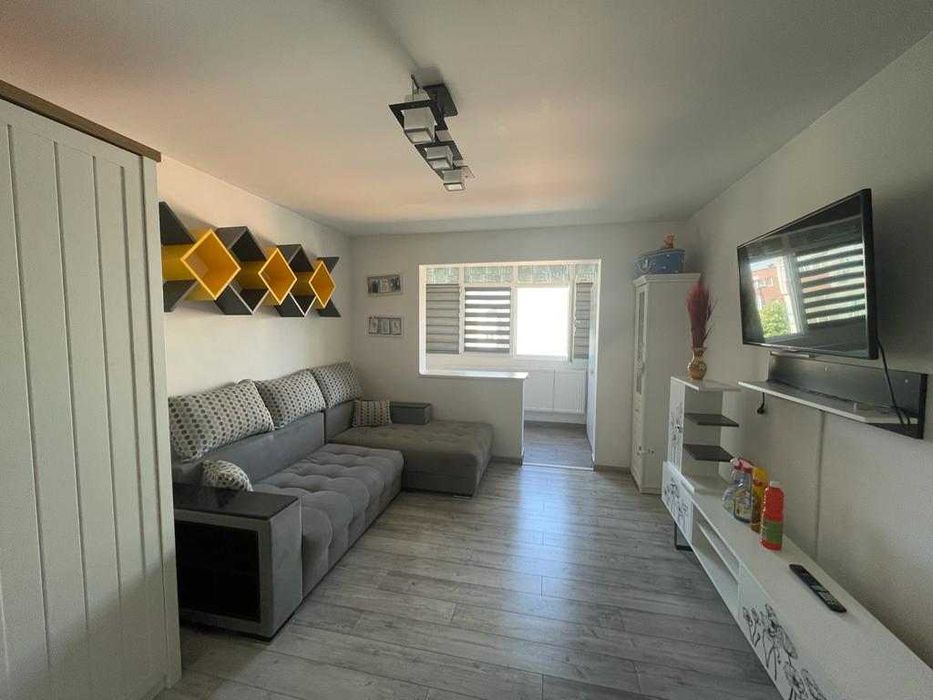 Inchiriez apartament Filiasi