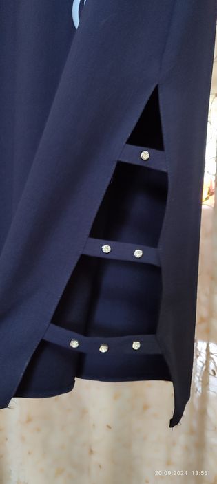 Платье, очень красивое, элегантное.