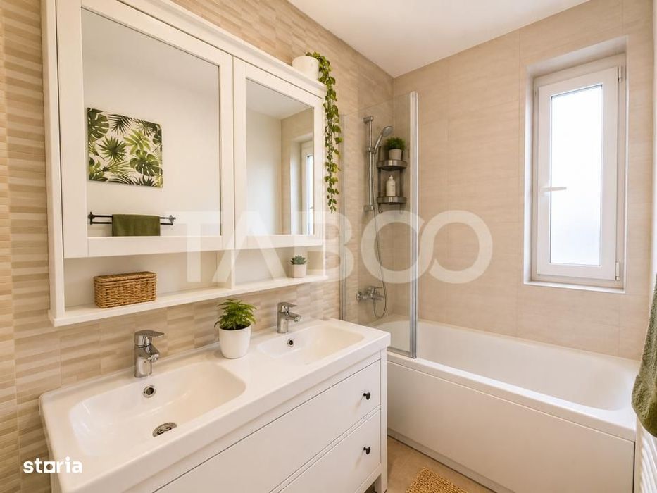 Apartament de vanzare 4 camere balcon boxa lift bloc nou zona Centrala
