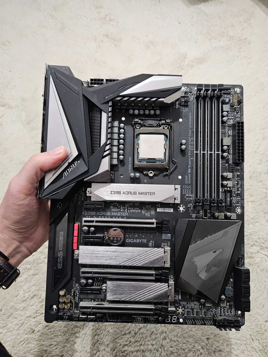 Placa de baza Gigabyte Z390 Aorus Master