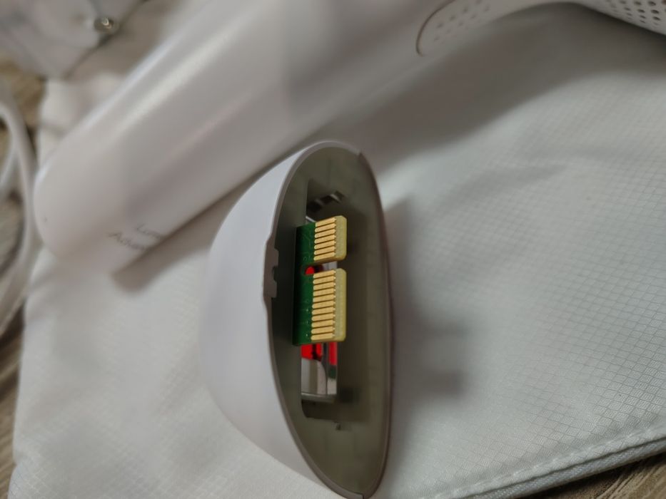 Philips Lumea SC1997/00 фотоепилатор – отлично състояние