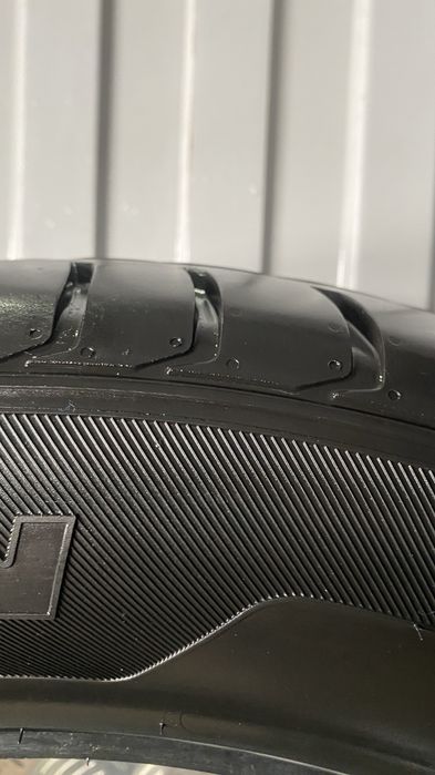 Продам шины на 18