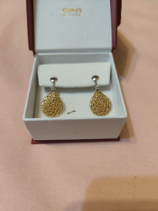 Продается золотая серёжка из дубая новая