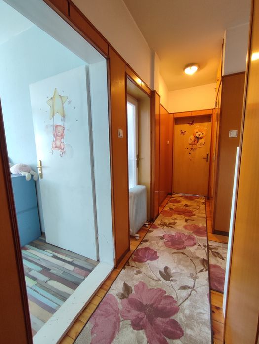 Продавам 4-ри стаен апартамент