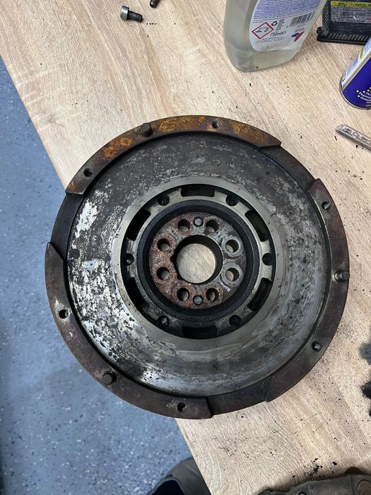 E36 генерация,салон,,капаци, маховик