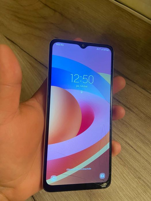 Vând Samsung A12